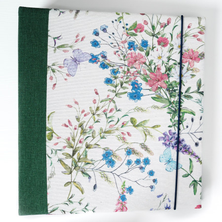 Rodinné fotoalbum s lučním...