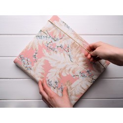 růžové fotoalbum ve vintage stylu